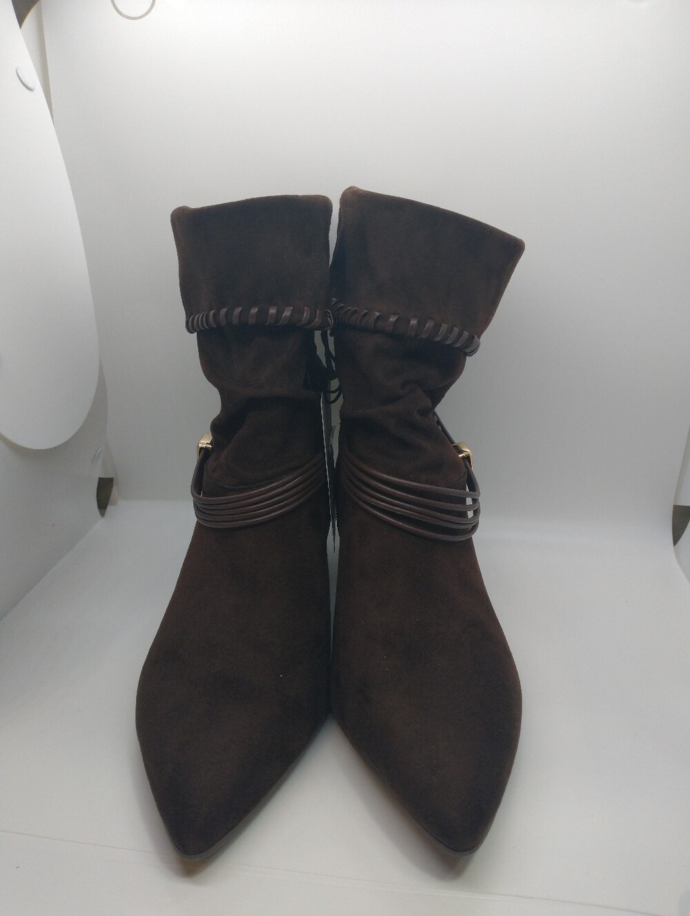 Scenario Women's Kitten Heel Short Boots, Size 8.5 , Brown Color New With Tags